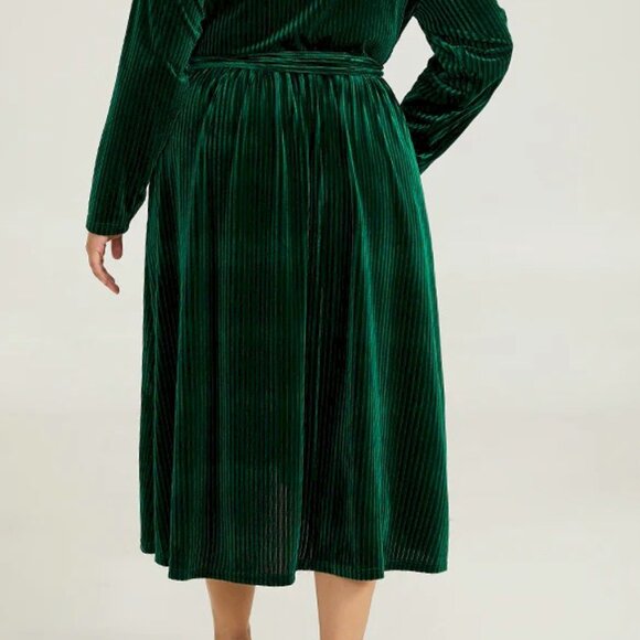 Velvet Rib Knit Wrap Hem Pocket Belted Dress Size 18-20 NWT by BloomChic - Picture 4 of 7